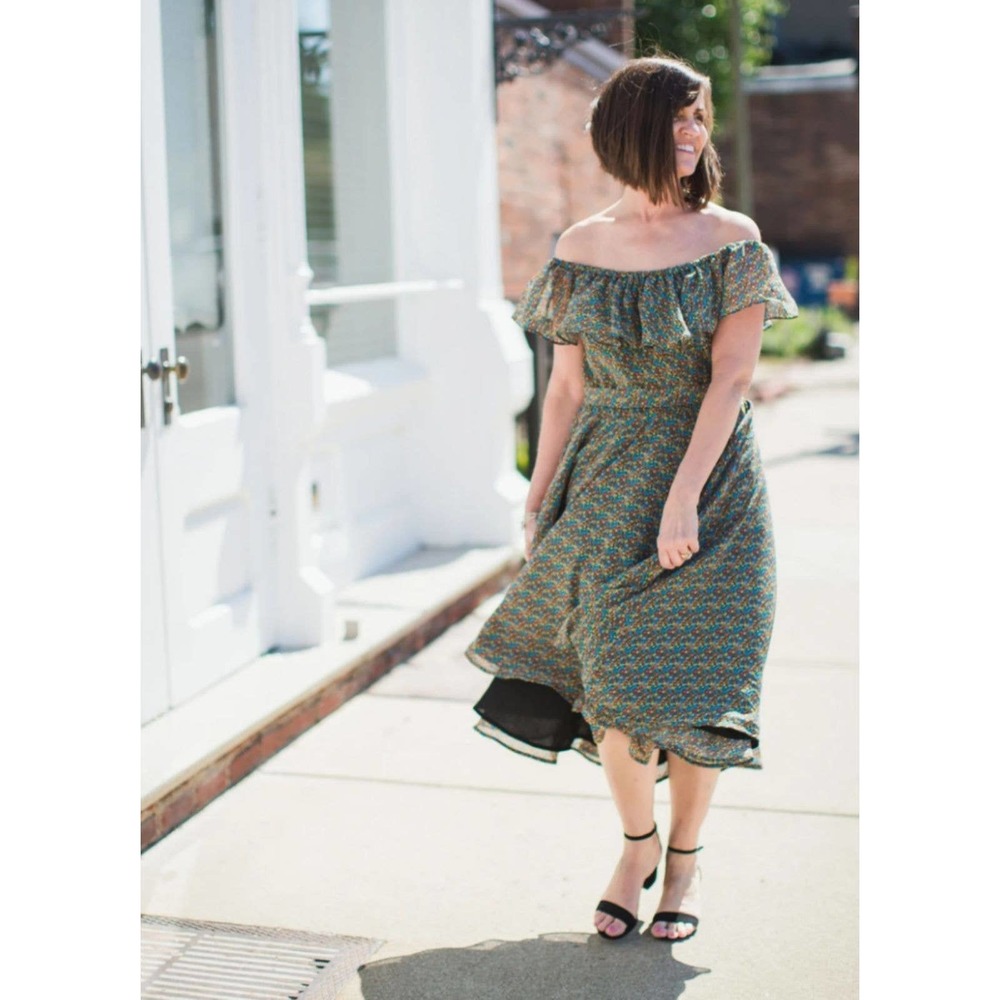 My vintage look floral off the shoulder midi Dress size large
